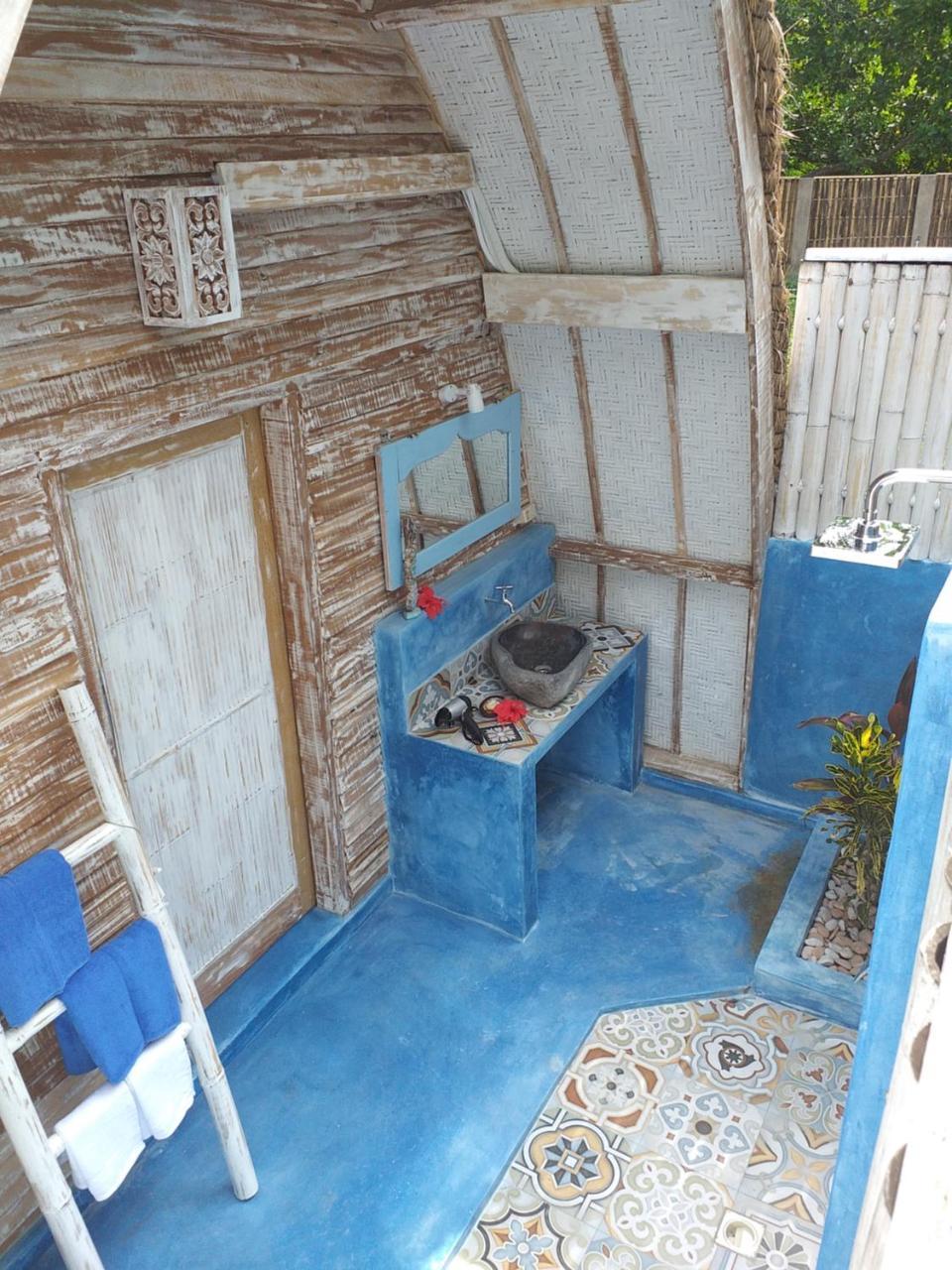 Casa Azzurra Bed & Breakfast Gili Air Exterior photo
