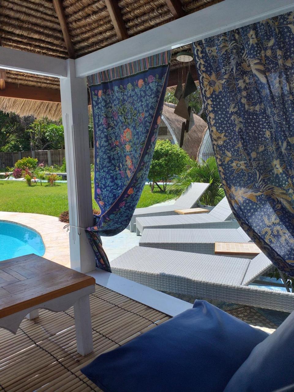 Casa Azzurra Bed & Breakfast Gili Air Exterior photo