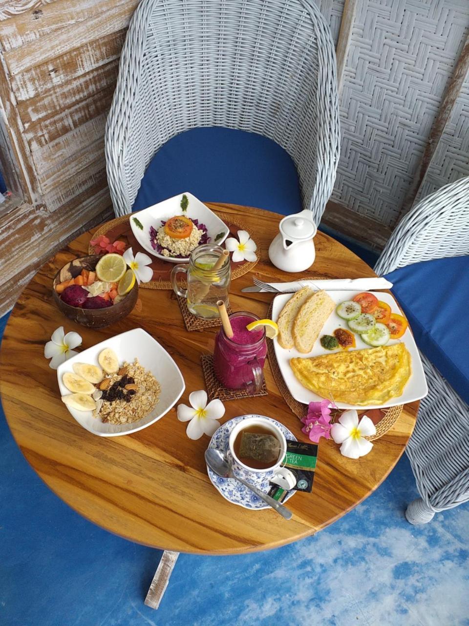 Casa Azzurra Bed & Breakfast Gili Air Exterior photo